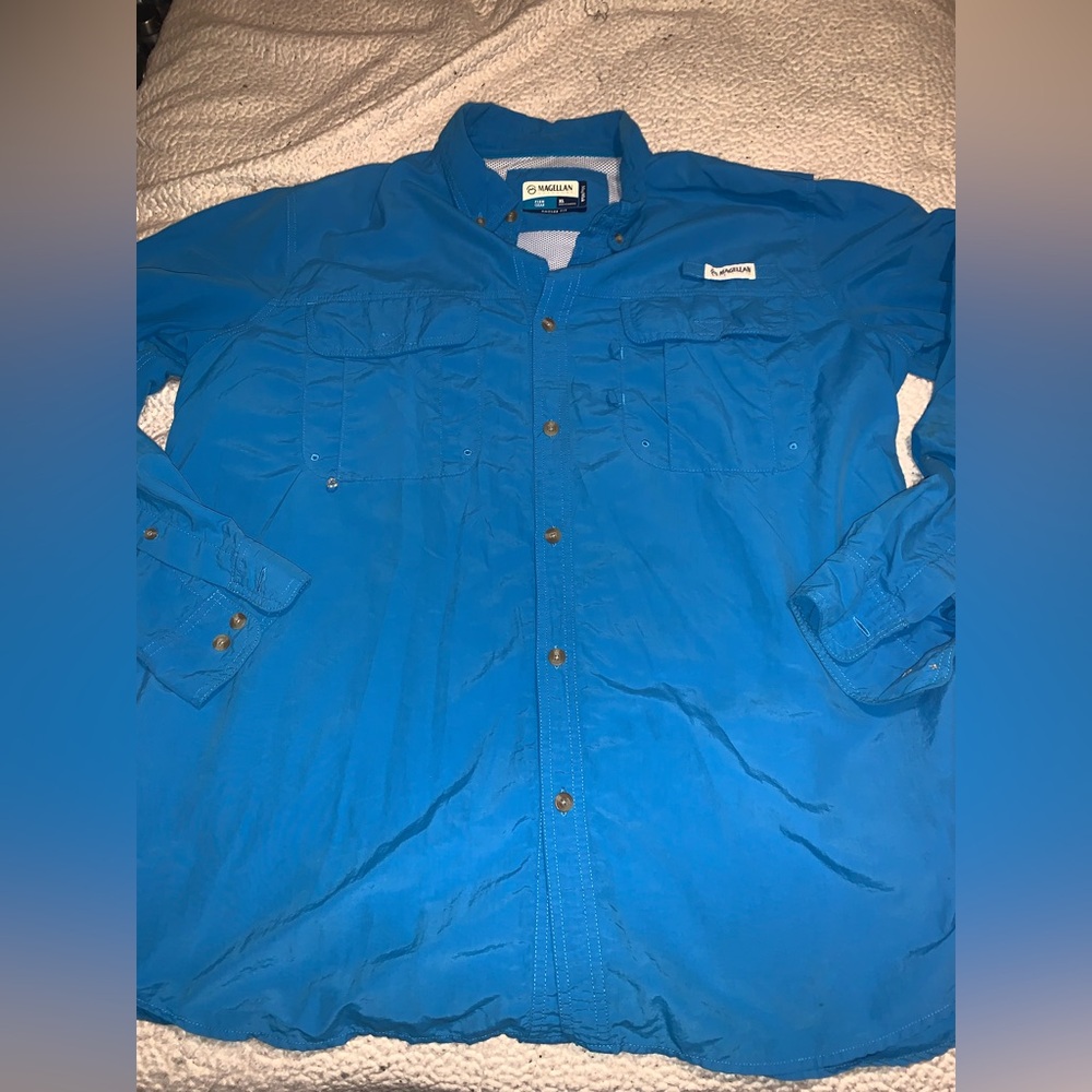 Men’s Blue Magellan Outdoors Angler Fit 
Button Down Long Sleeve Shirt -XL
Used